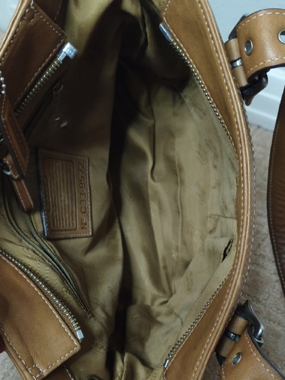 Vintage Coach Tan Leather Shoulder Tote with Silver Hardware - Picture 3 of 10